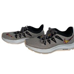 Nike Quest SE Running Shoes